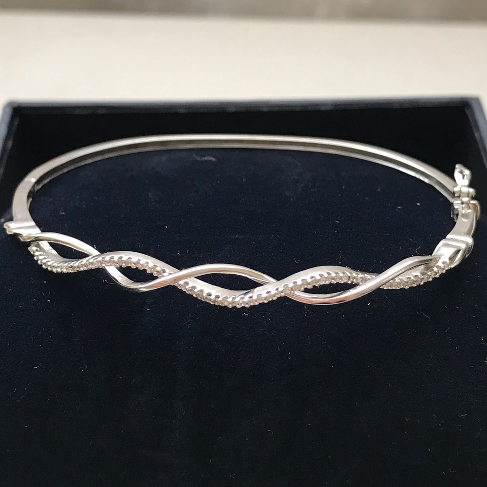 Diamond bangle bracelet